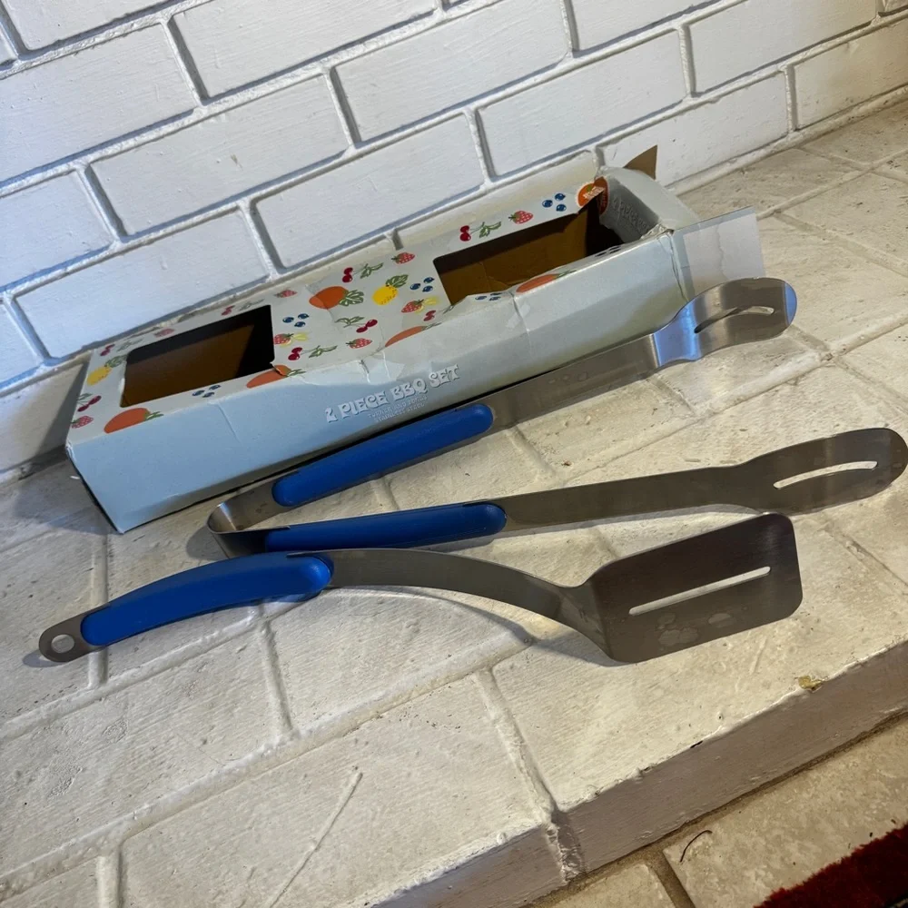Two piece barbecue set in box